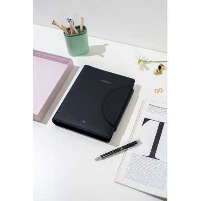 Agenda 15x21 cm semanal con broche Timeless negra con caja FW