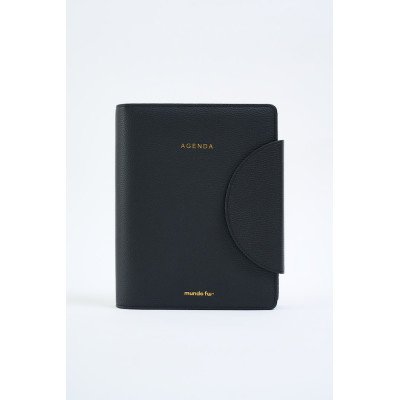 Agenda 15x21 cm semanal con broche Timeless negra con caja FW